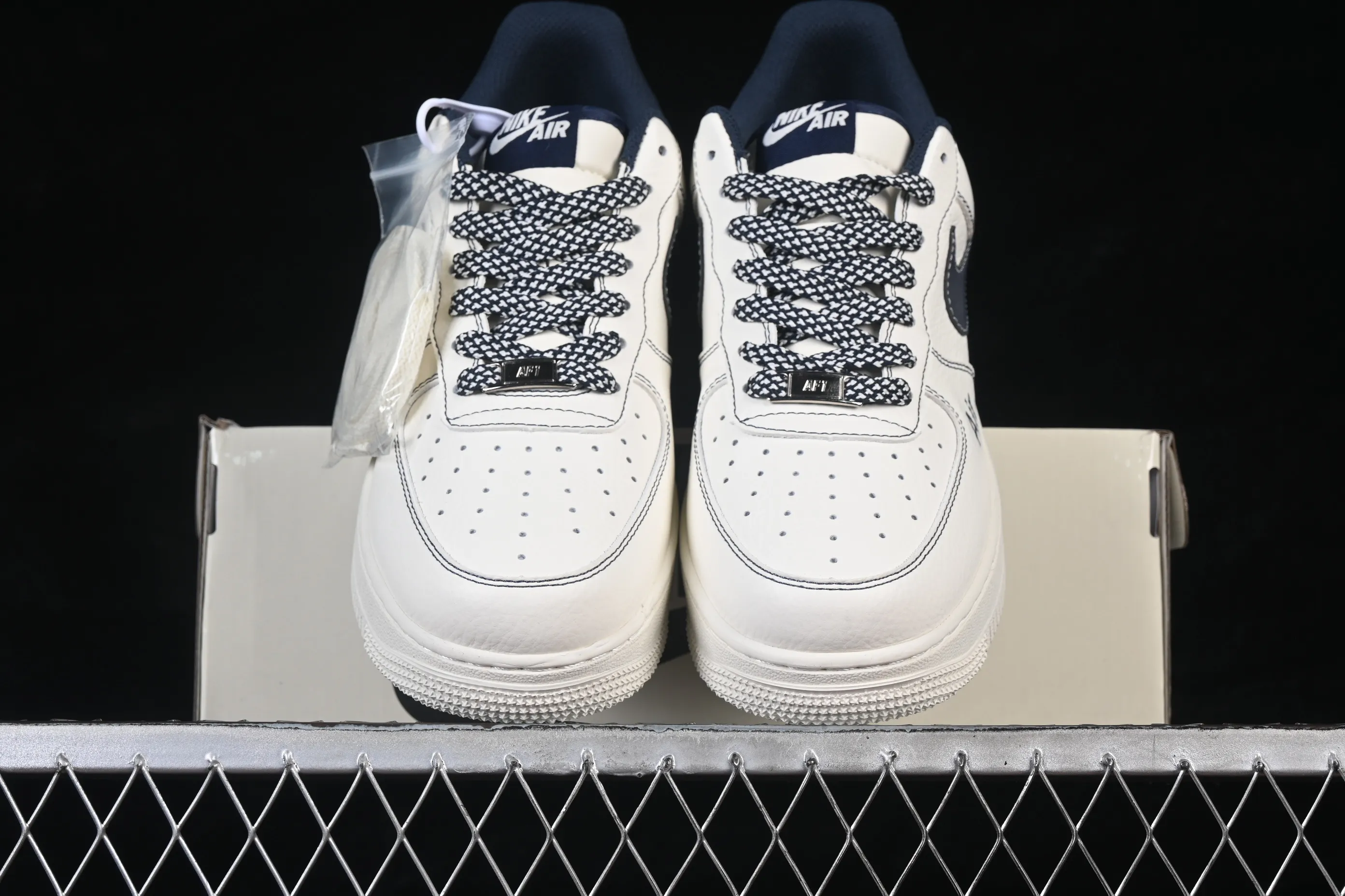 All categories Nk Air Force 1 Air Force series Nk Air Force 1 Low Air Force low-top Nike Air Force 1'07 Low off-white and black Air Force 1 low-top casual sneakers MM3399-816